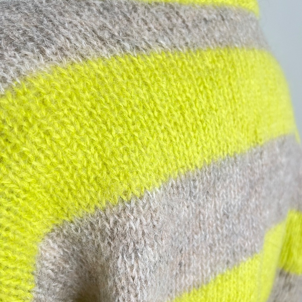 Closed Alpaca Mohair Neon Green Tan Knit Crew Neck Sweater XS - Picture 3 of 5